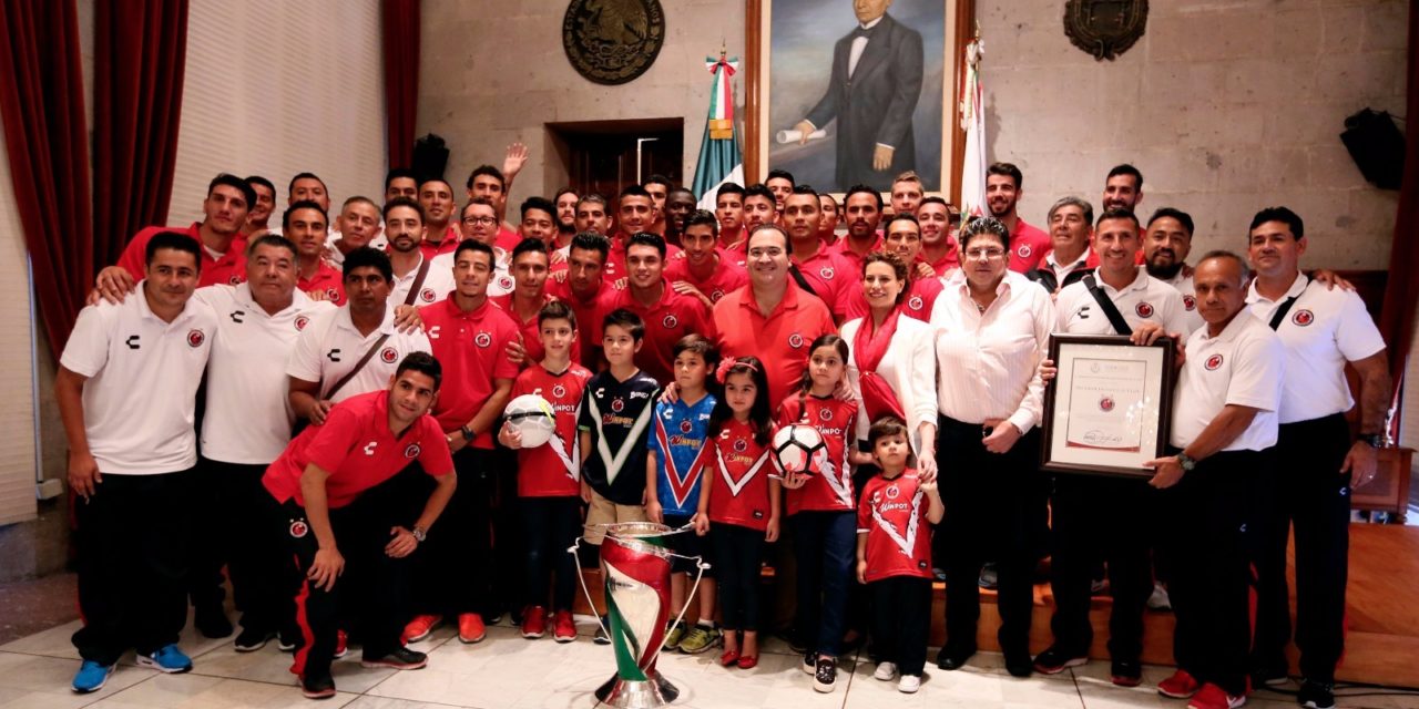 Reconoce Gobierno del Estado a los Tiburones Rojos de Veracruz, campeones de la Copa MX 2016