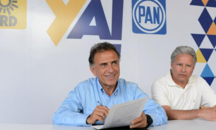 Firma Miguel Ángel Yunes Linares ante notario público sus 10 compromisos para mejorar la salud de los veracruzanos