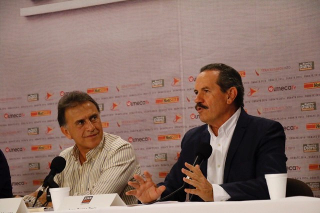 Sin descalificaciones y diatribas; Juan Bueno Torio gana ponderando propuestas para Veracruz