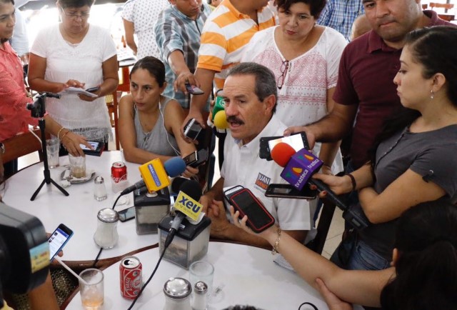 Un voto por la candidatura Independiente, es un voto a la salud: Juan Bueno Torio