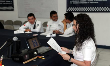 Imparten clases de Inglés a policías estatales