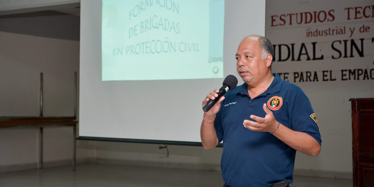 Conforman Unidades Internas de Protección Civil en Escuelas de Tuxpan