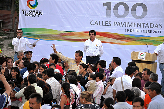 ¡Llega Tuxpan a las 100 calles pavimentadas!