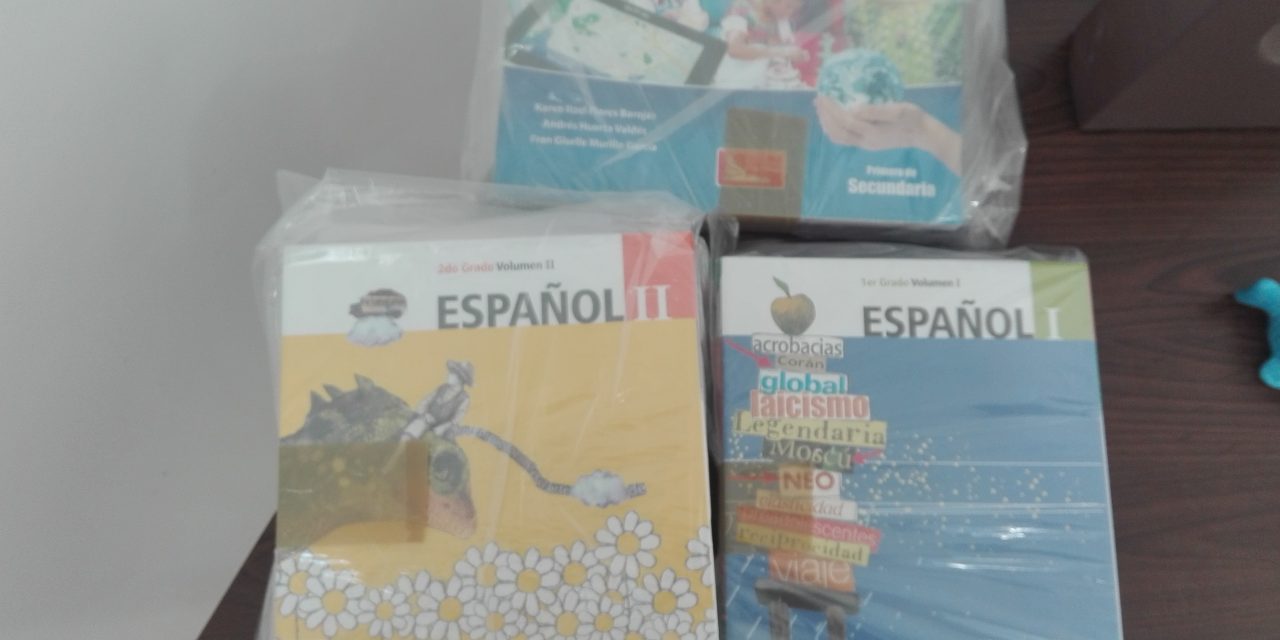 Reparte SEV libros de texto gratuito a escuelas de la zona norte