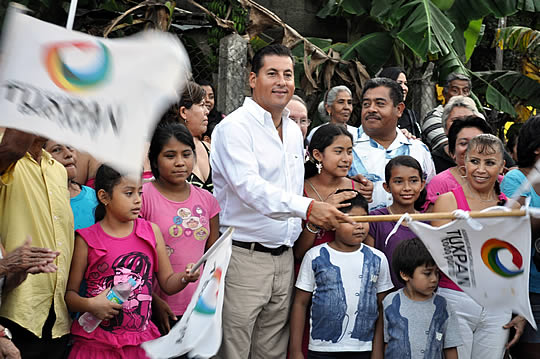 No se detienen las pavimentaciones de calles en Tuxpan