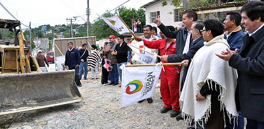 Más calles pavimentadas en Tuxpan