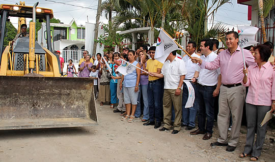 Se sigue construyendo el progreso en Tuxpan con más pavimentaciones