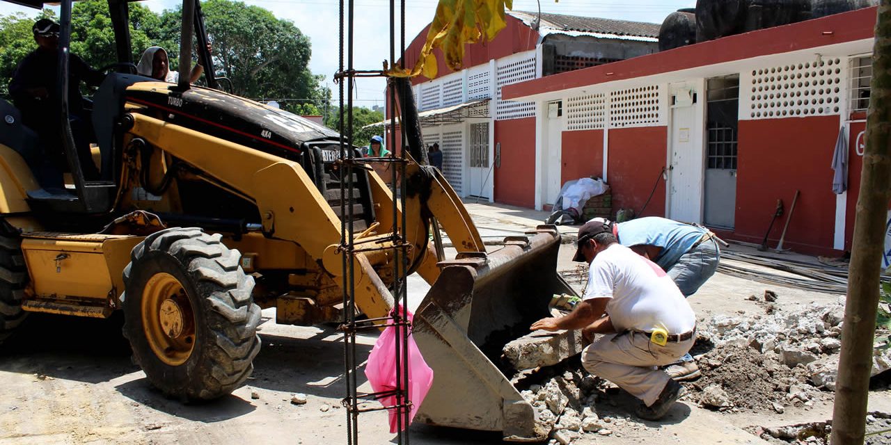 Avanzan Trabajos de Construcción de Espacios Deportivos