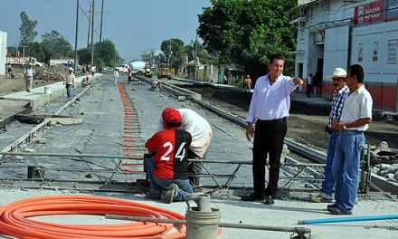 Supervisa ASR la pavimentación de la avenida Adolfo Lopez Mateos en Tuxpan