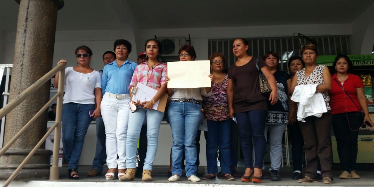 Se manifiestan trabajadores del SETSUV