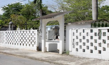 Ayuntamiento de Tuxpan Rehabilita Panteones