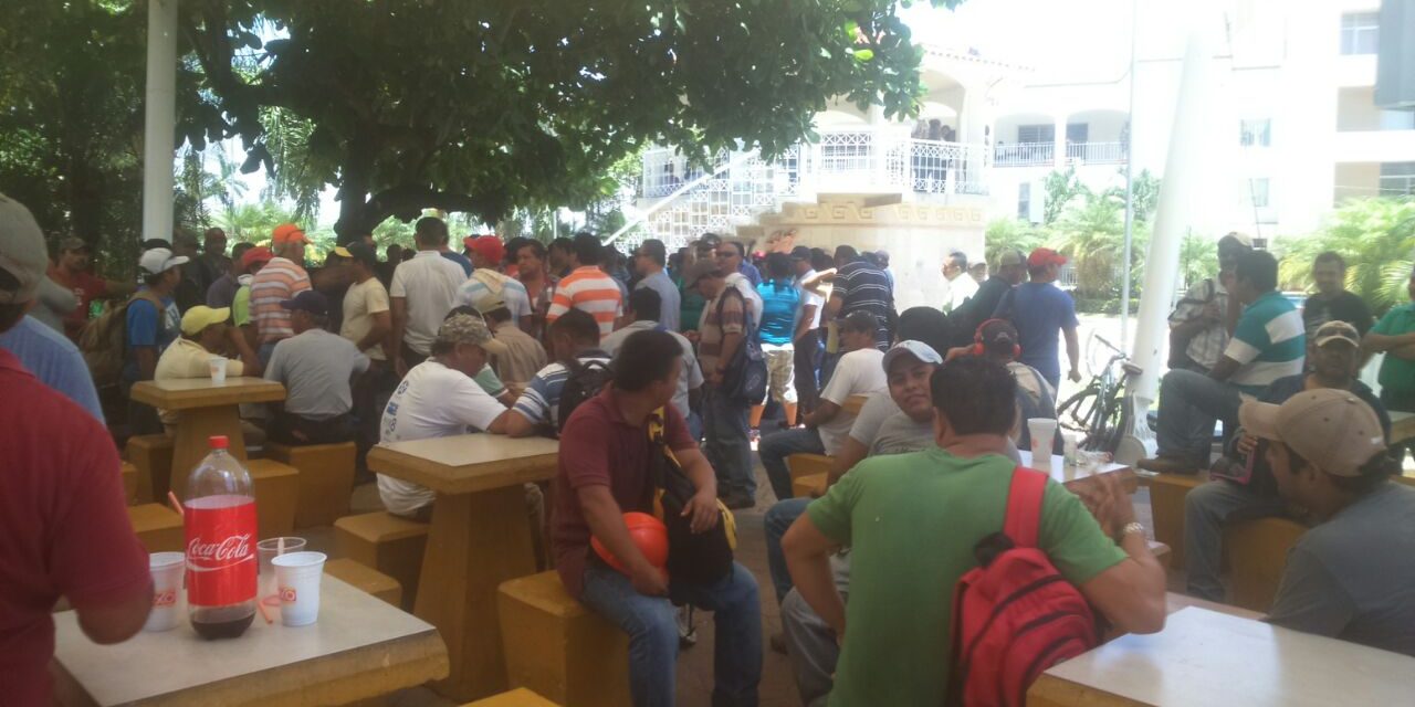 Falta de fuentes de empleo obliga a tuxpeños a emigrar