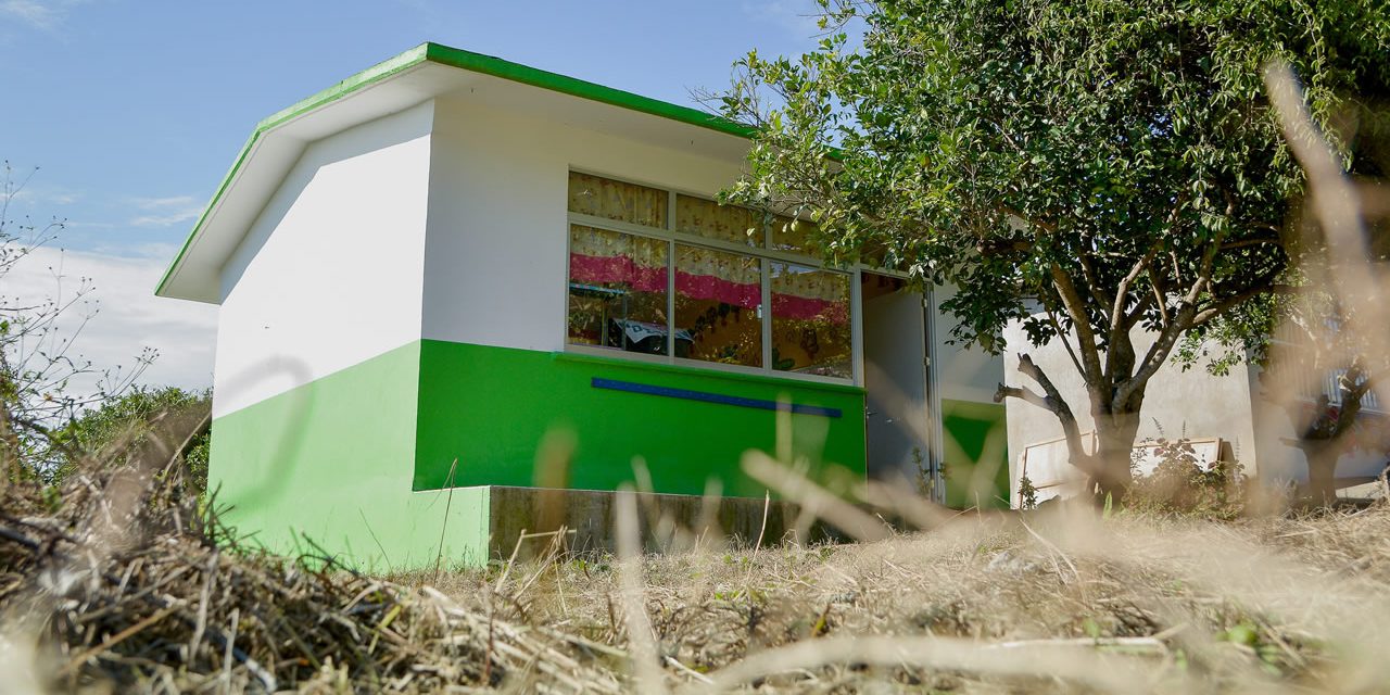 Inaugura Raúl Ruiz un Aula en el JN “Leona Vicario”