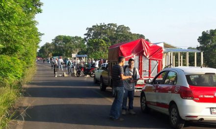 Campesinos Bloquean la Tuxpan-Tamiahua