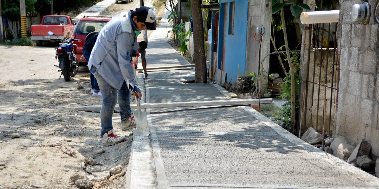 Guarniciones y Banquetas Para Mejorar La Movilidad Peatonal: RRD