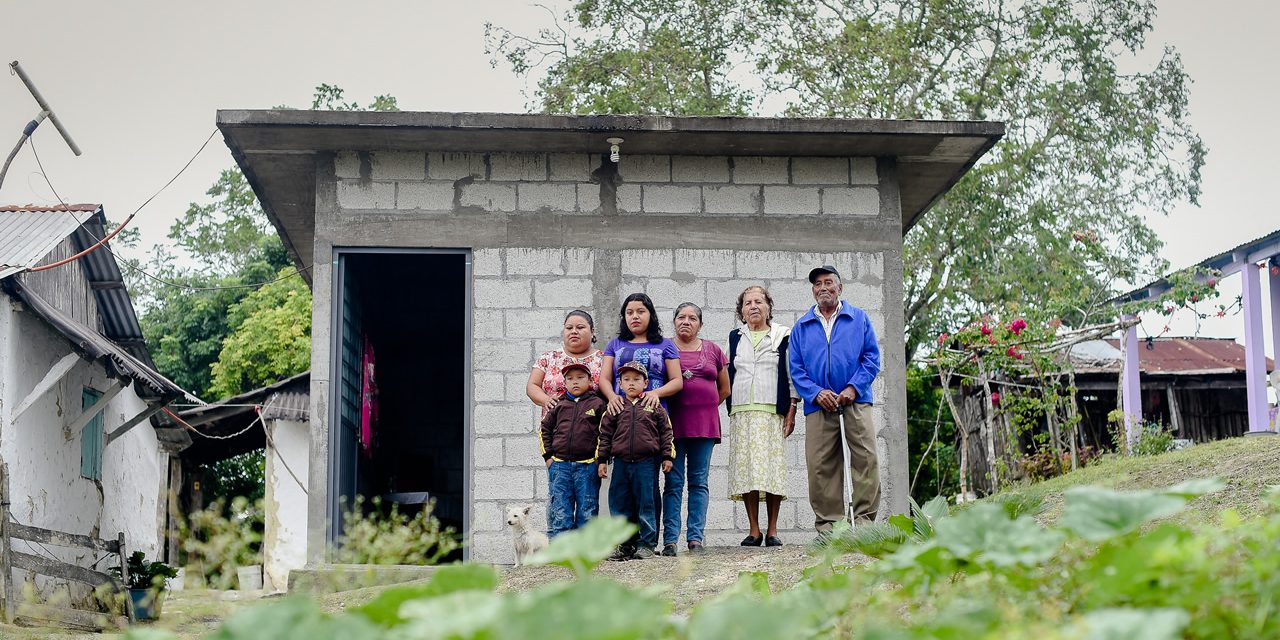 Entrega RRD Cuartos Dormitorio en Zapotalillo y Boca del Monte