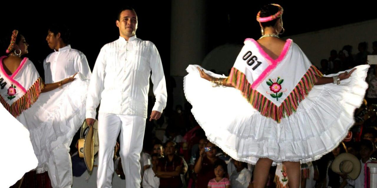 Celebrán 10° Concurso Nacional de Huapango en Tuxpan