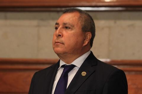 El enemigo en casa