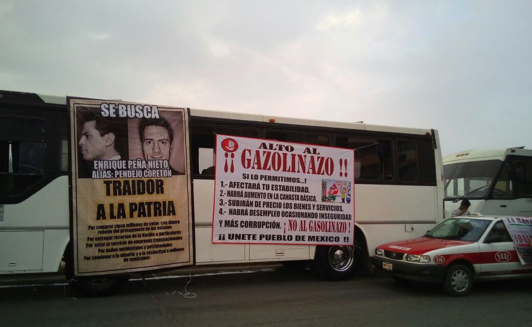 Transportistas cumplen con  manifestarse,  dicen no al «GASOLINAZO»