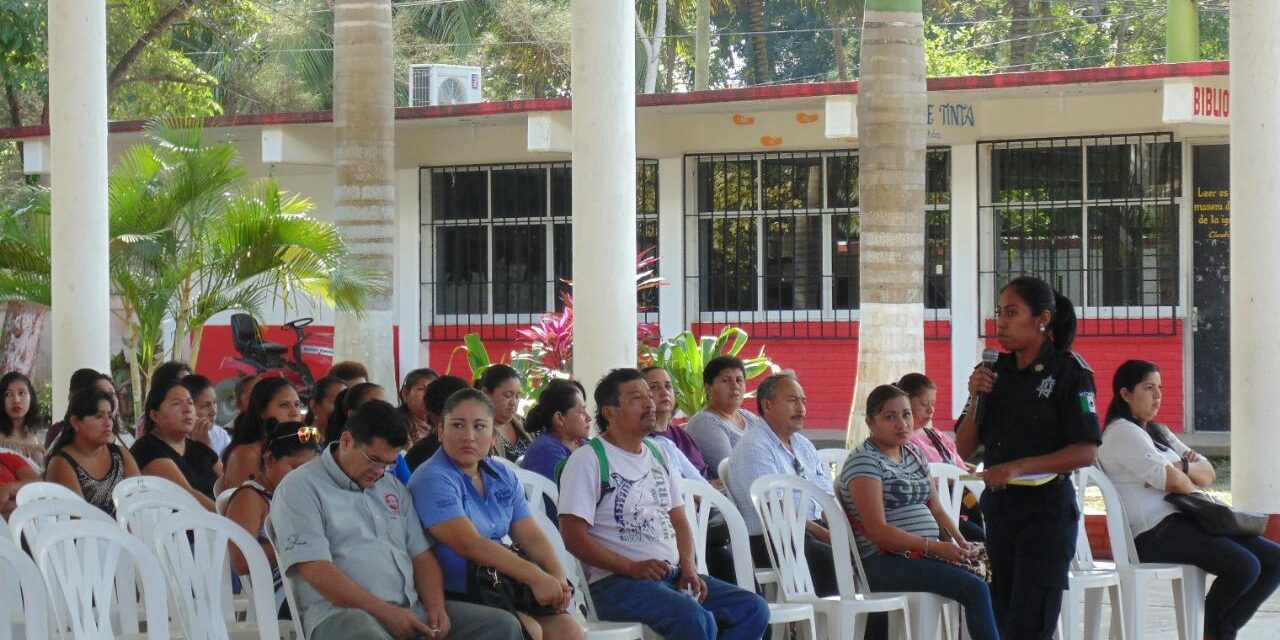 Llevan talleres de prevención del delito a escuelas del municipio