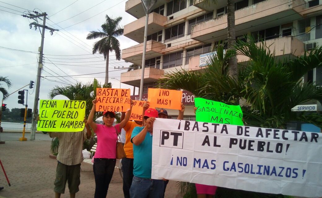 Escasa participación de ciudadanos a marcha convocada por el PT en contra del Gasolinazo