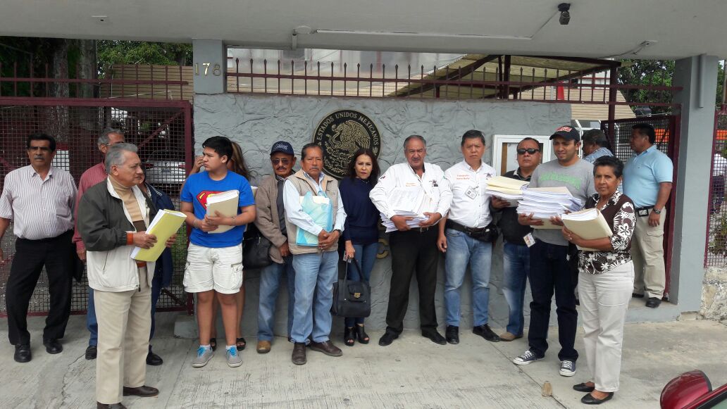 Más transportistas se amparan en contra del Gasolinazo