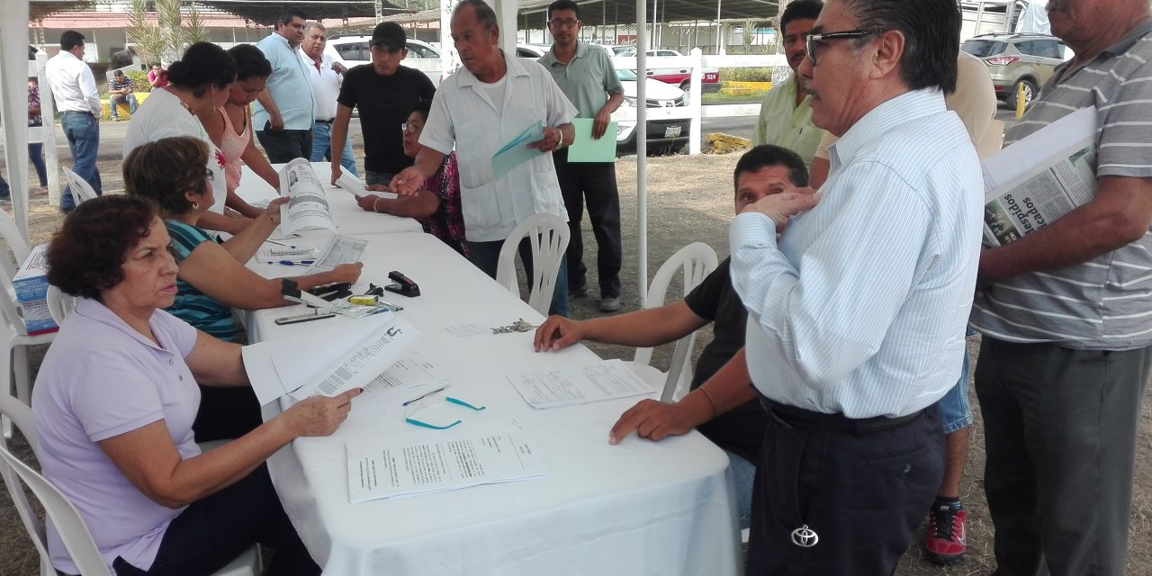 Se amparan en contra del Gasolinazo
