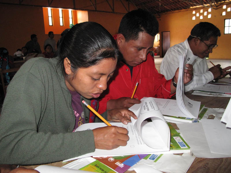 Adultos si logran concluir estudios; IVEA
