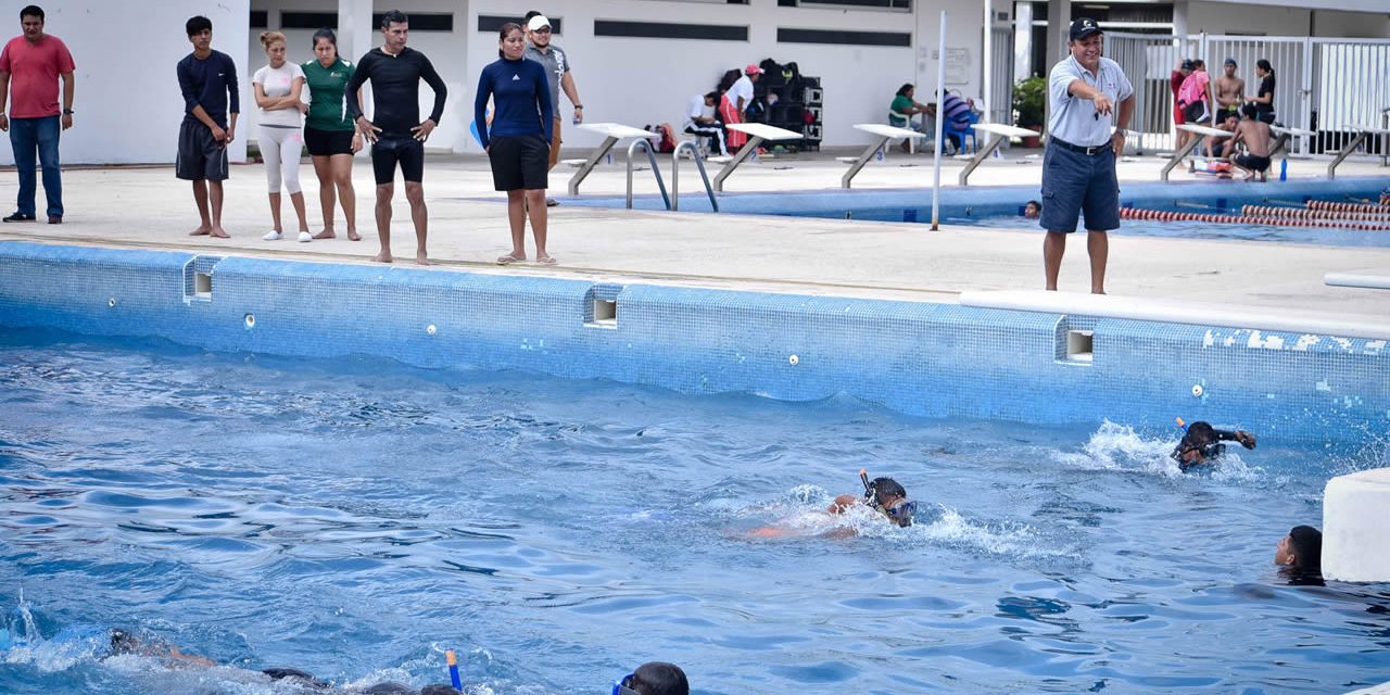 BRINDA AYUNTAMIENTO DE TUXPAN, CAPACITACIÓN DE RESCATE ACUÁTICO