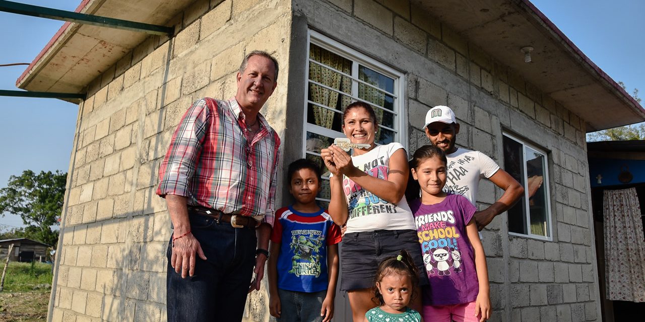 Ayuntamiento de Tuxpan Inaugura Obras en la Ampliación Luis Donaldo Colosio y en Santiago de la Peña