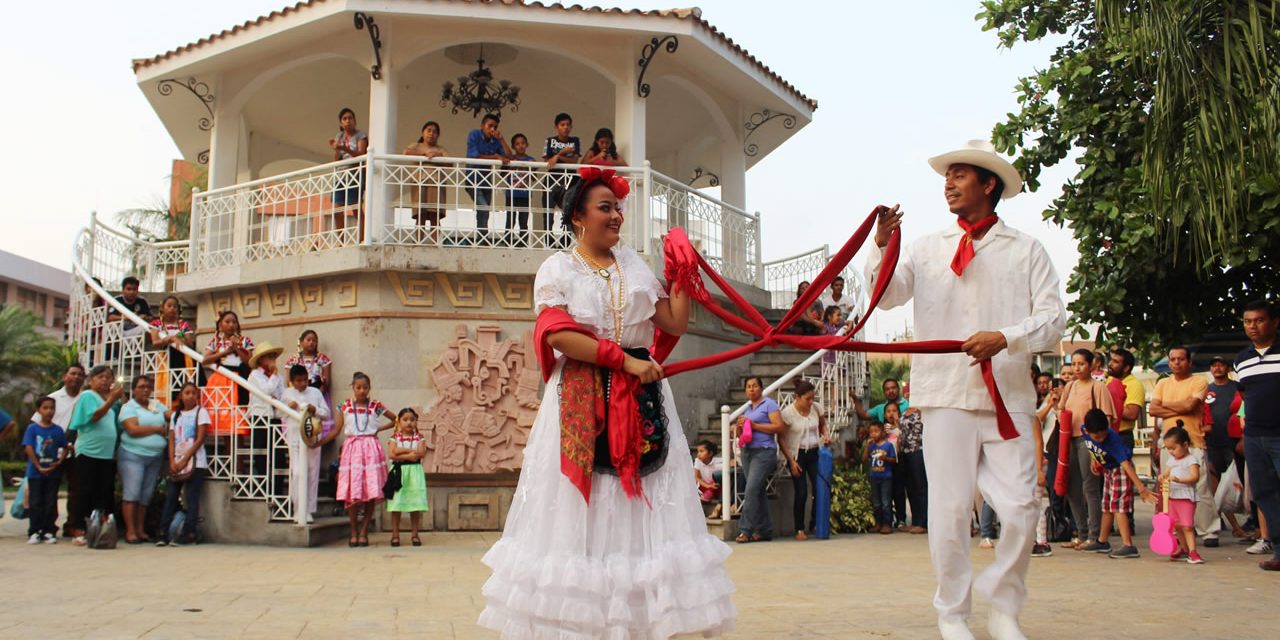 Realiza DIF Tuxpan la “Expo Talleres 2017”