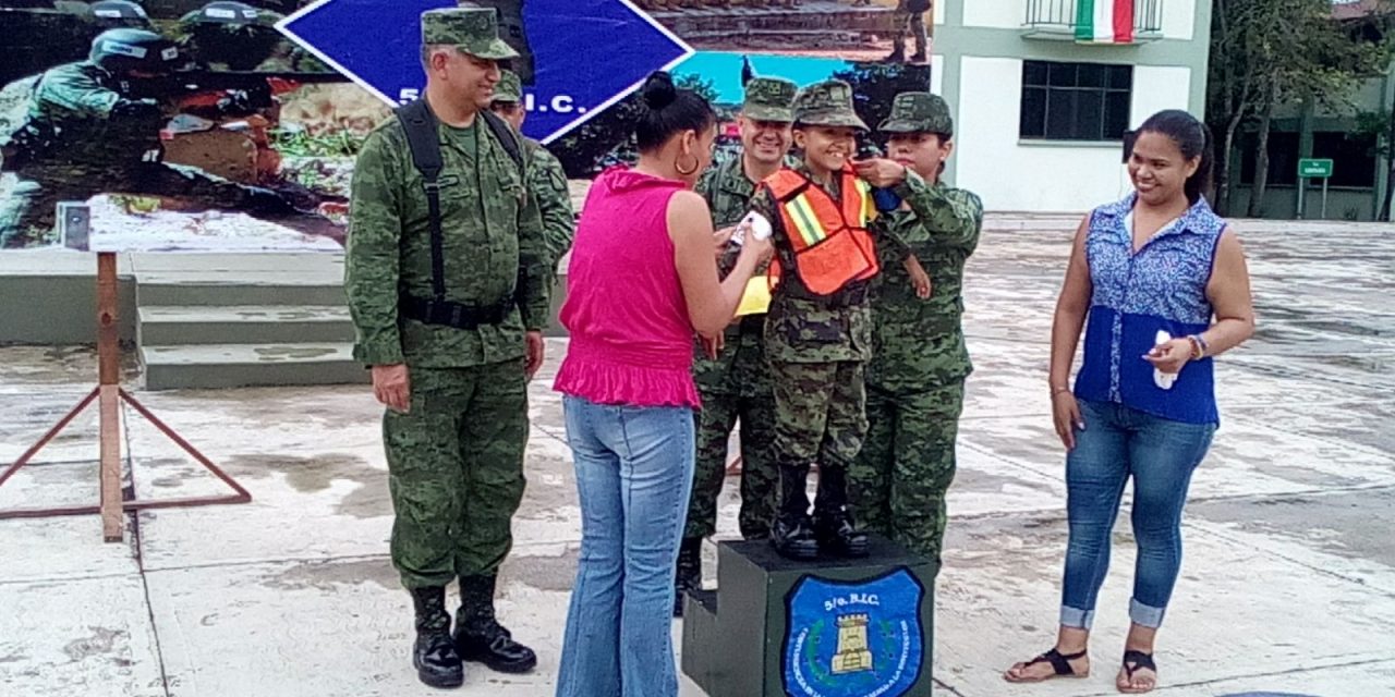 Personal Militar realiza ceremonia «Soldado por un día»