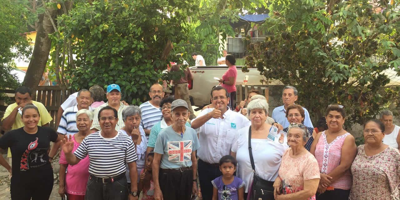 ESTEBAN SALAS, SIGUE SUMANDO VOTOS