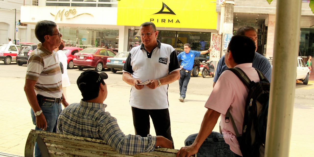 Impulso a la obra pública para apoyar la economía de Tuxpan, propone Everardo Gustin