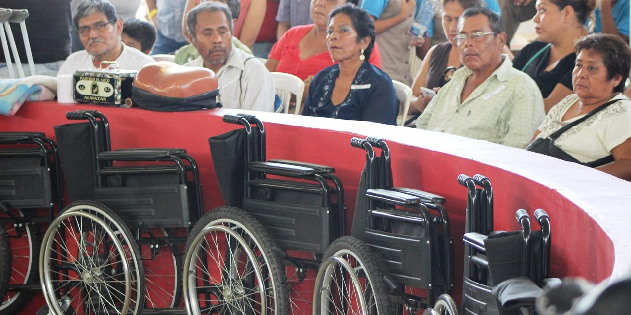Realizan Gallicultores de Tuxpan doceava entrega de aparatos funcionales
