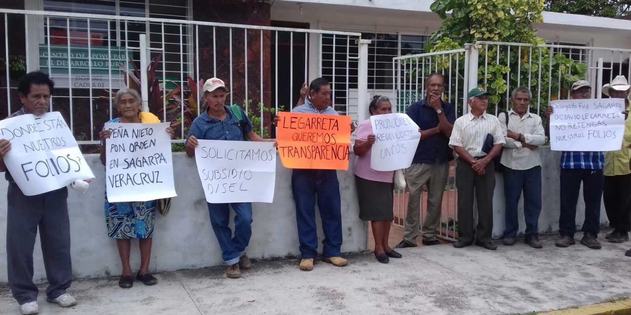 Productores exigen entrega de apoyos
