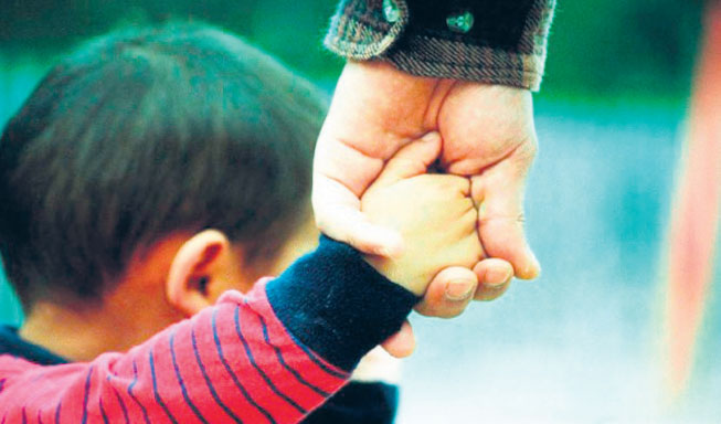 Hombres y mujeres incumplen con pensión alimenticia para sus hijos