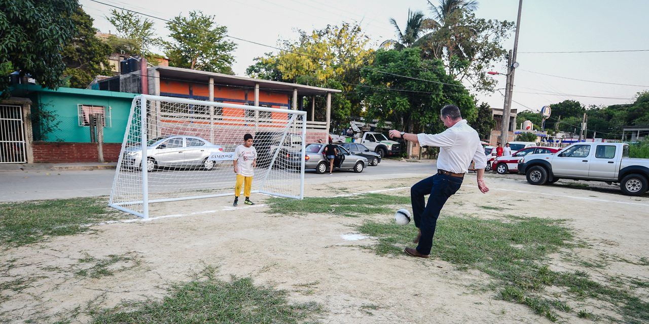 Ayuntamiento de Tuxpan y SUTERM 55, Rescatan Espacio Público en la Anáhuac