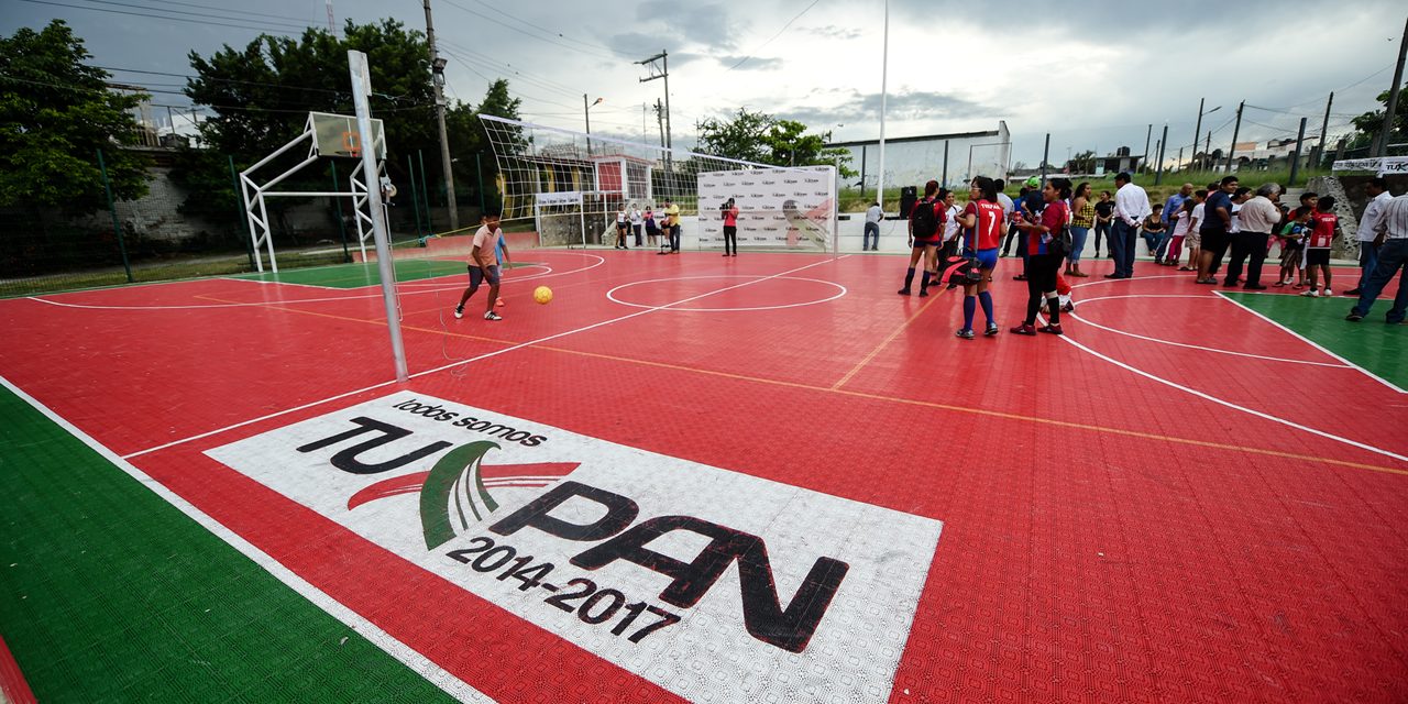 Entregan Canchas en Infonavit Tenechaco y Puerto Pesquero