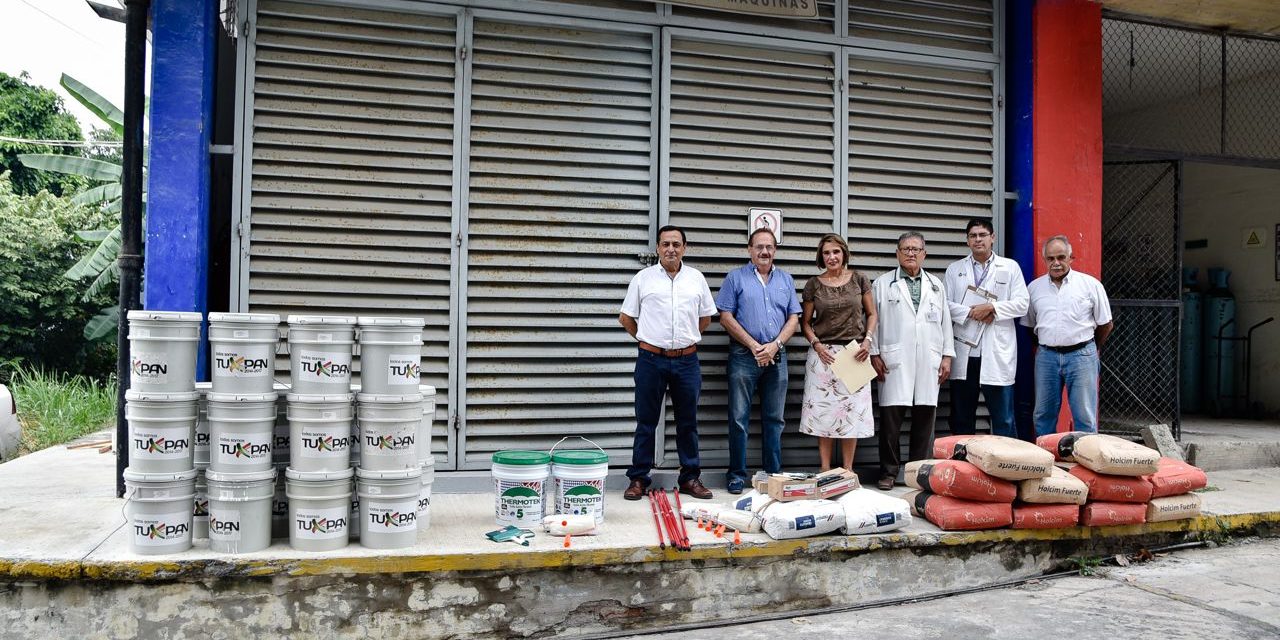 Entregan Material para Mantenimiento en el “Dr. Emilio Alcázar”