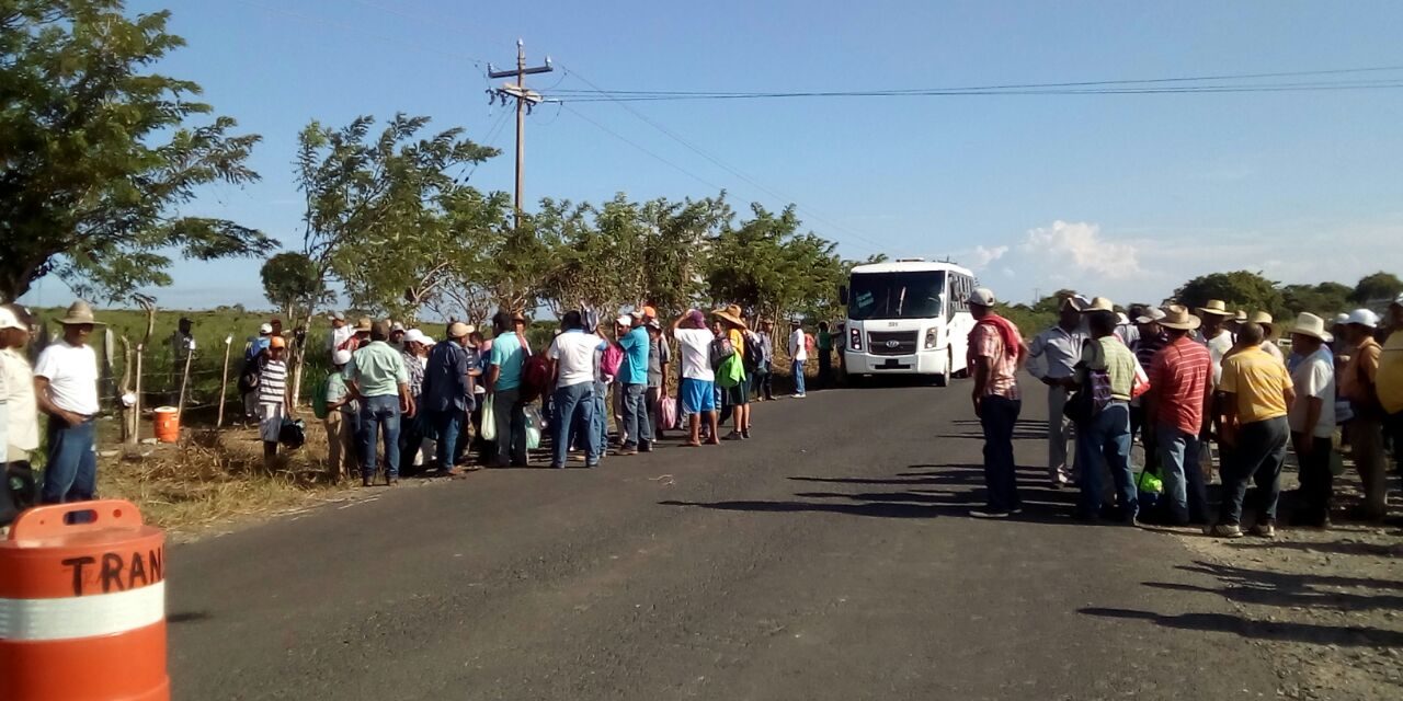 Pescadores llevan a cabo manifestación en contra de  AVIGRUPO