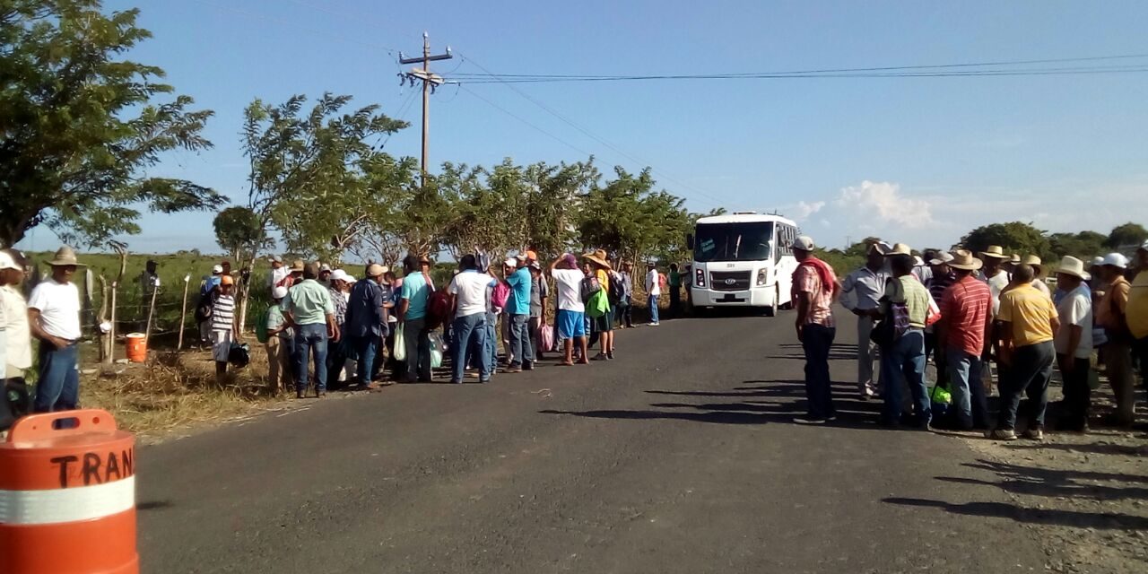 Pescadores llevan a cabo manifestación en contra de AVIGRUPO