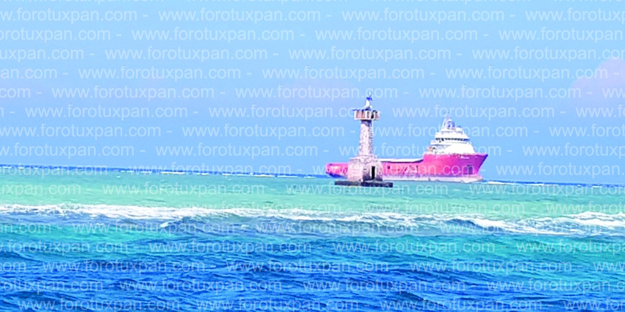 Embarcación «Antares» encalla en el ARRECIFE TUXPAN