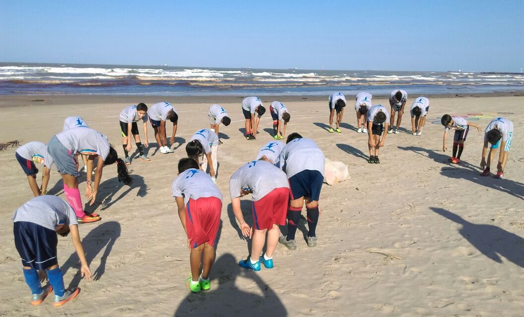 Club Albatros entrena en la playa