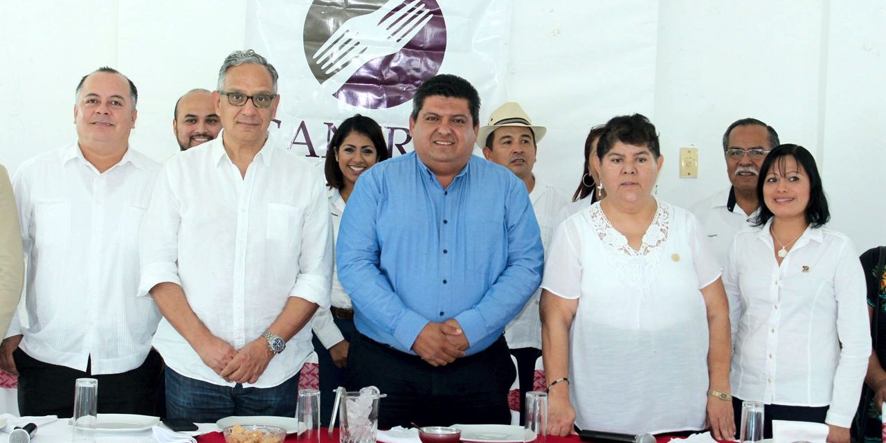 Toño Aguilar da respaldo a CANIRAC