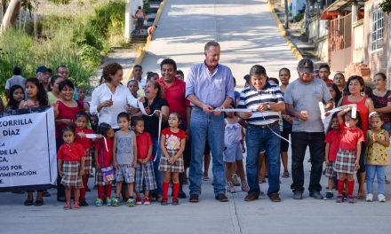 Alcalde Raúl Ruiz Inaugura Pavimentación en Colonia Olímpica