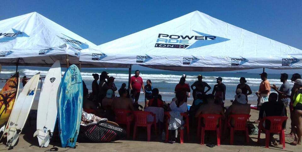 Gran respuesta a la Clínica de Surf en el puerto