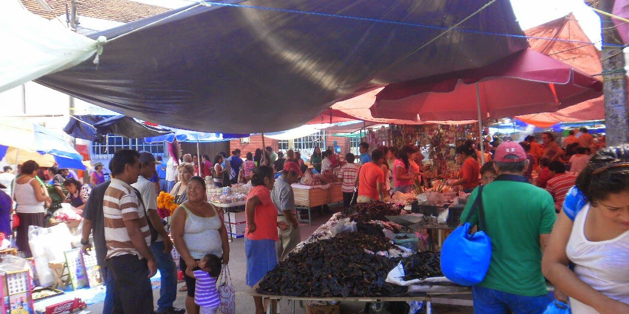 Inican preparativos de la Tradicional Plaza de Todos Santos