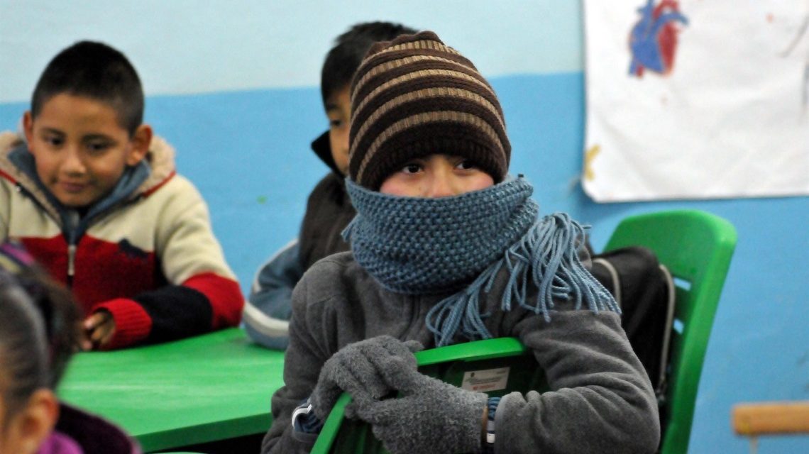Emiten criterios para suspender clases por Frío
