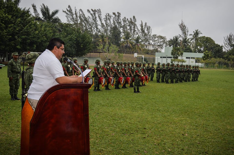 Estrecha unidad con las fuerzas armadas
